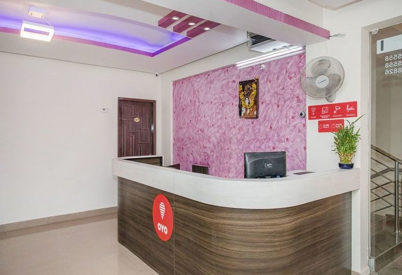 酒店 Oyo 13745 Cmn Stay