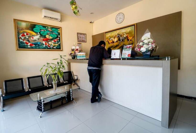 هتل Reddoorz Near Pasar Tarapung Siring Banjarmasin