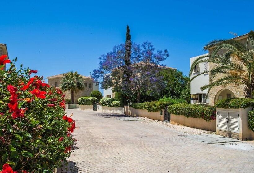 Villa Maria