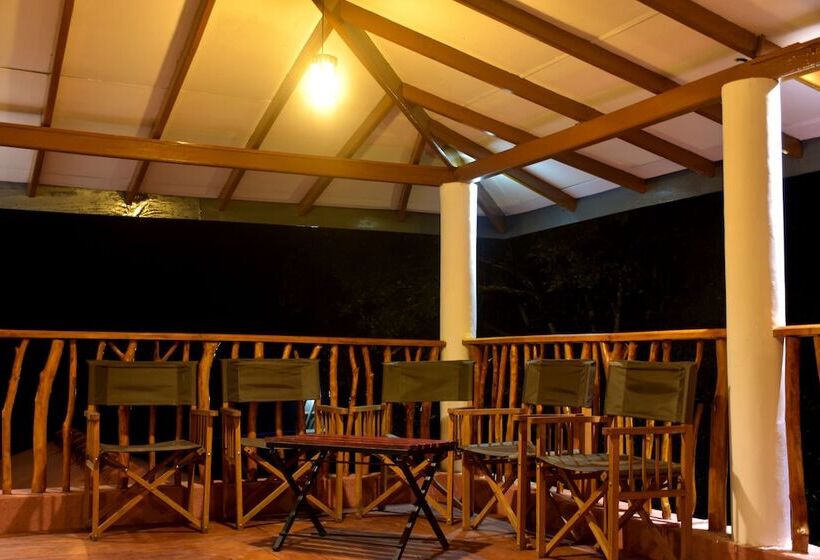 ユースホステル Funky Leopard Safari Lodge Bordering Yala National Park