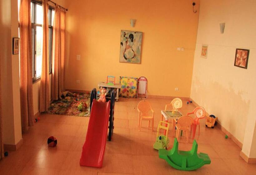 בית מלון כפרי Kasang Regency Hill Resort
