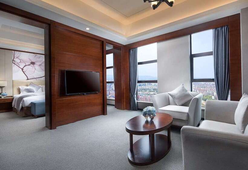 בית מלון כפרי Ramada Plaza Yueyang Linxiang