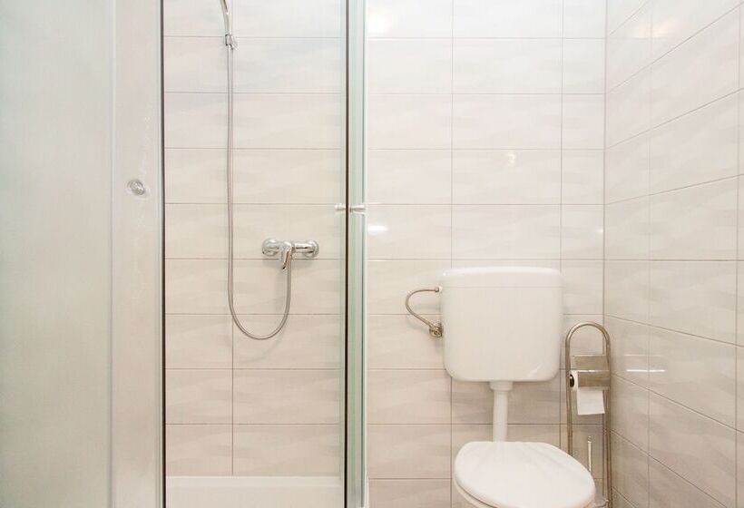 膳宿费 Rooms Garden Zagreb Airport