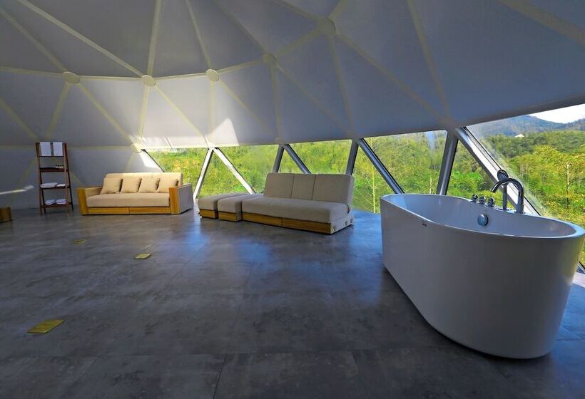 منتجع Planet Zero Retreat