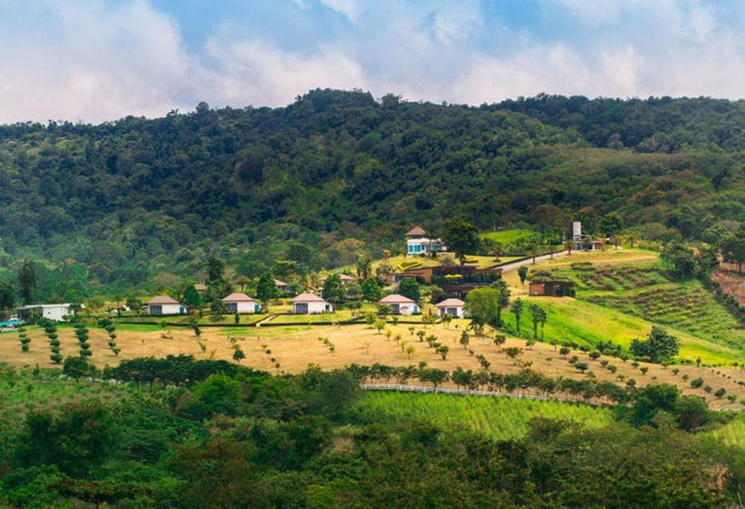 Hotel Chantara Valley Resort