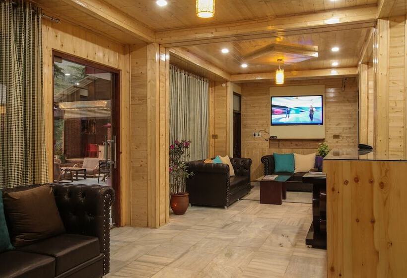 Отель The Rainbow Inn & Cafe