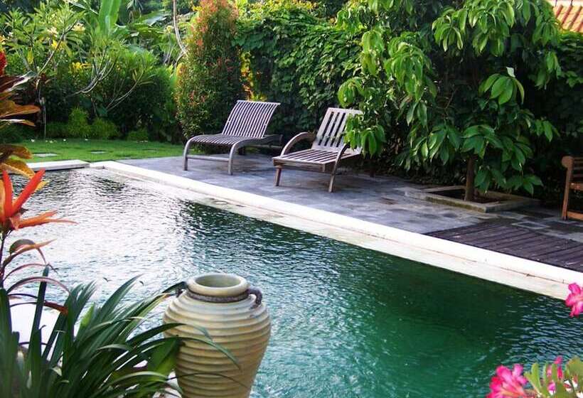 Kubu Ampo Villa
