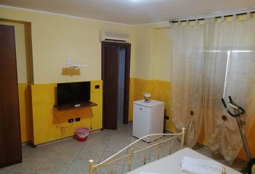 تختخواب و صبحانه Garden Inn