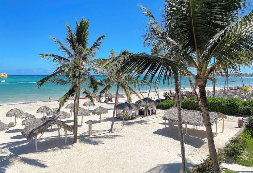 ホテル Ducassi Suites Rooftop Pool Beach Club & Spa