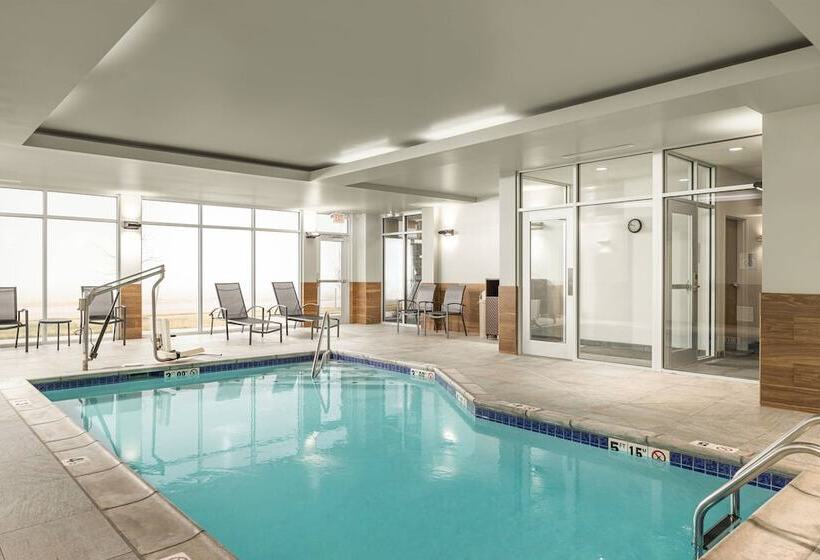 هتل Fairfield Inn & Suites By Marriott Salina