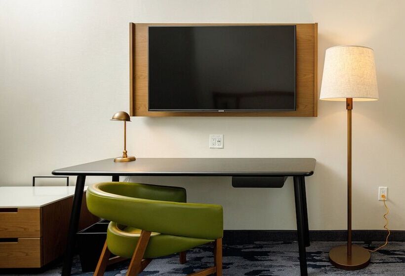 هتل Fairfield Inn & Suites By Marriott Salina