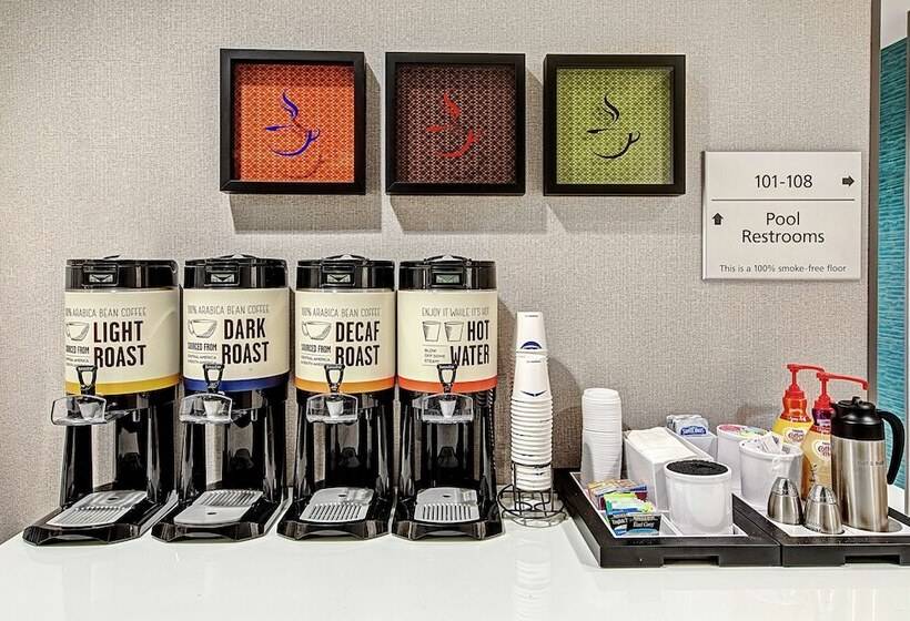هتل Continental Miami Beach, Tapestry Collection By Hilton