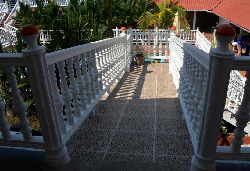 هتل Campestre La Toscana