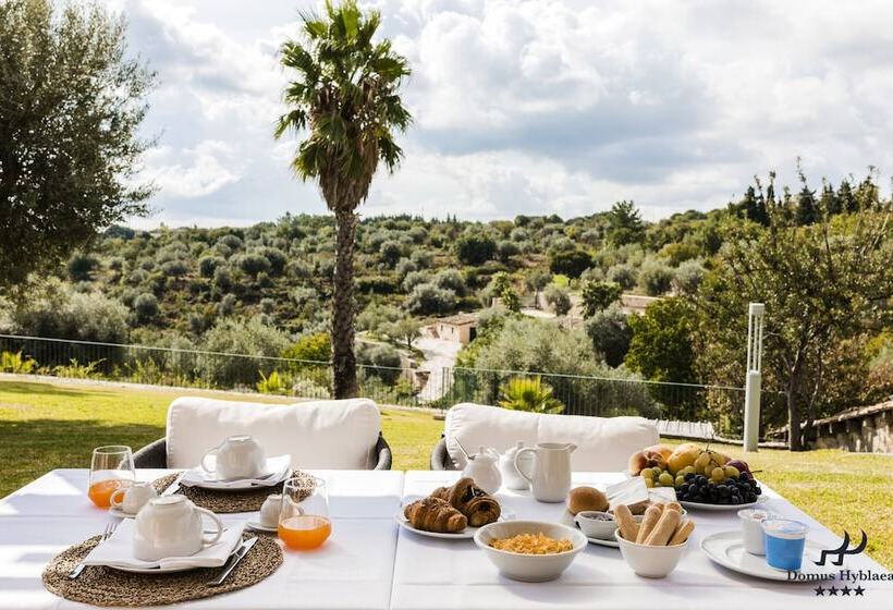 هتل Domus Hyblaea Resort