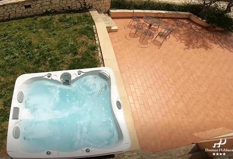 هتل Domus Hyblaea Resort