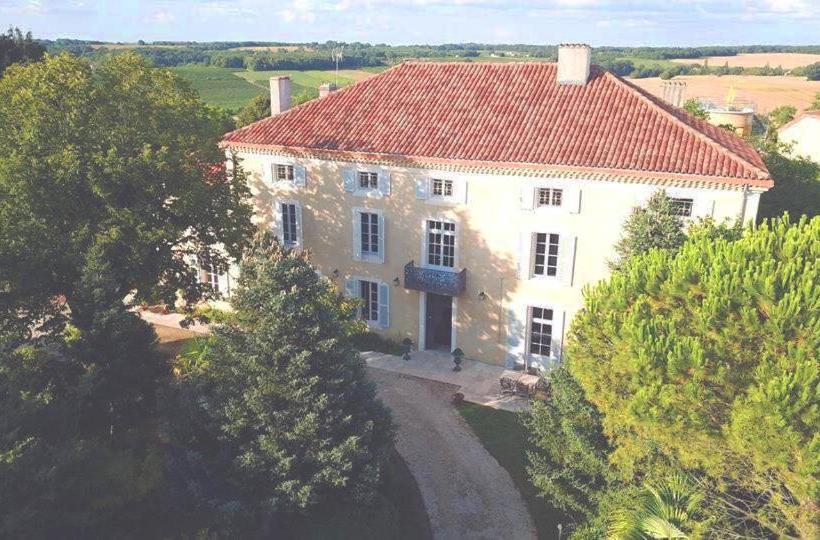 هتل Le Castel Pierre   Maison Privée 4 étoiles   18 Personnes