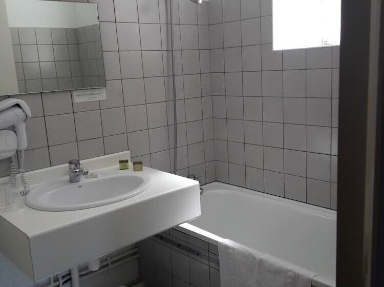 Отель Logis Hôtel Du Midi