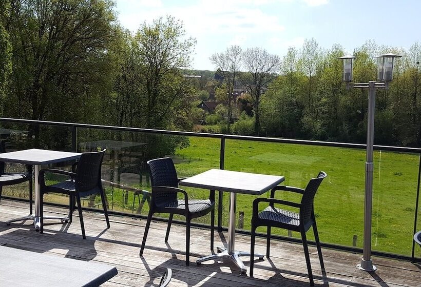 בית מלון כפרי Logis Le Cadusia