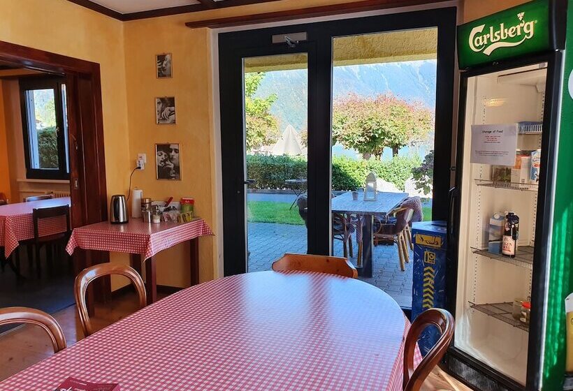 Lake Lodge Hostel