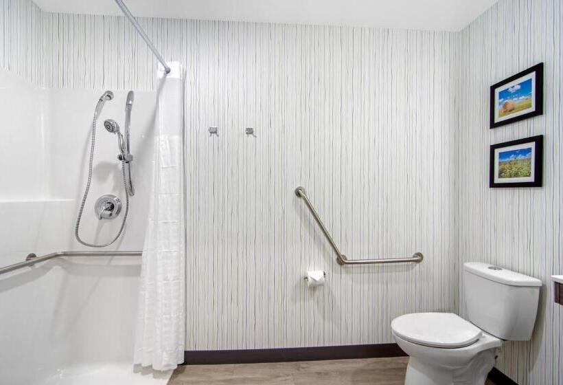 هتل Comfort Inn & Suites