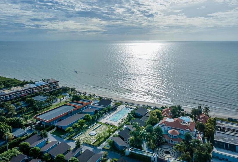 هتل Coral Tree Villa Hua Hin