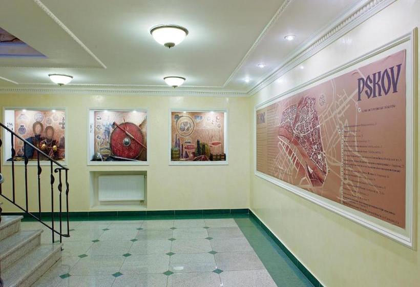 בית מלון כפרי Dvor Podznoeva  Business Building