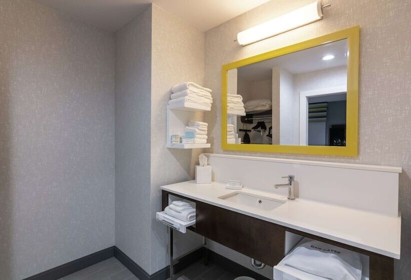 هتل Hampton Inn & Suites Dallas East