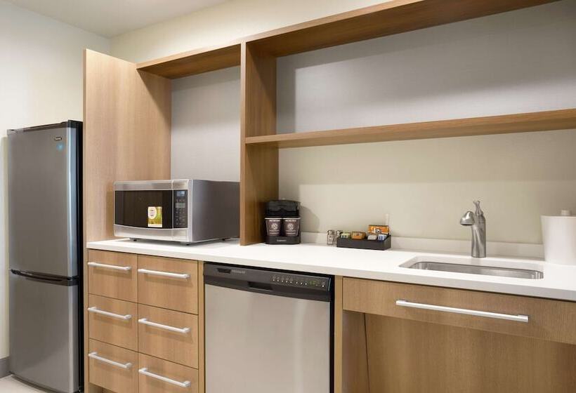 Отель Home2 Suites By Hilton Warminster Horsham