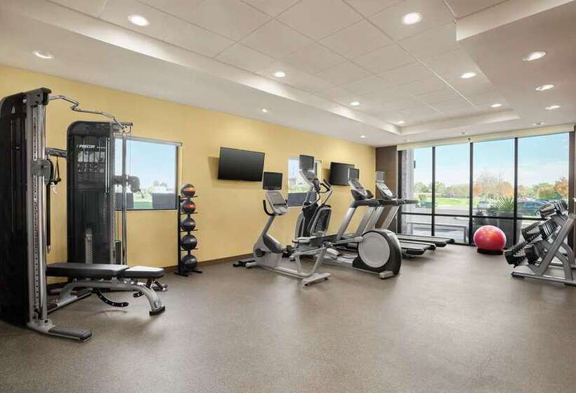 Отель Home2 Suites By Hilton Warminster Horsham