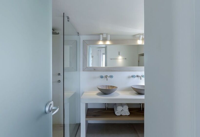 هتل Legacy Suites