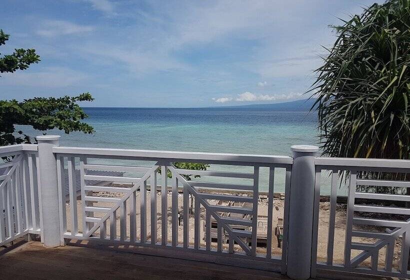 בית מלון כפרי Meno Mojo Beach Resort