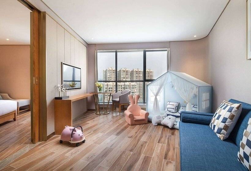 هتل Ramada Plaza Fuxian Lake