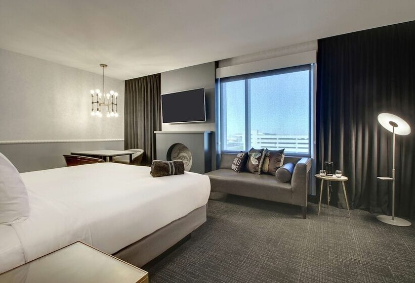 هتل The Rose Chicago, Tapestry Collection By Hilton