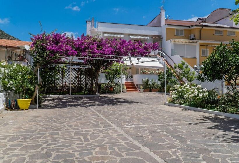 فندق Villa Iolanda