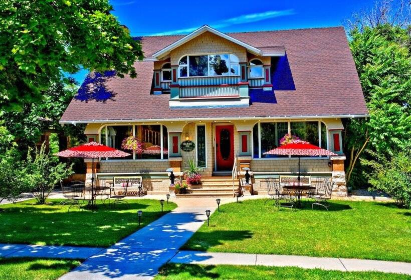 تختخواب و صبحانه Bard's Inn