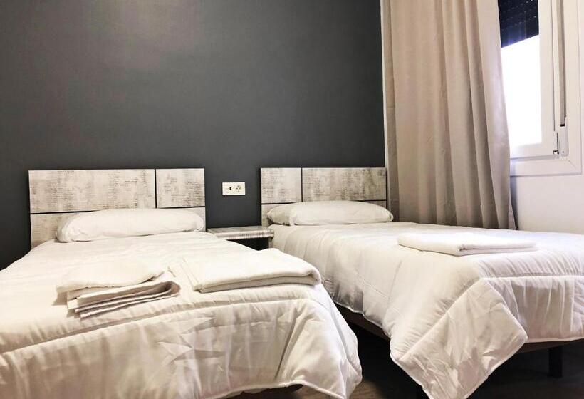 مبيت وإفطار Butik Almería Centro