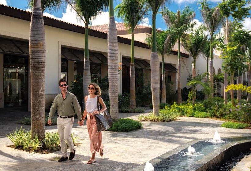 אתר נופש Adults Only Club At Lopesan Costa Bávaro   All Inclusive