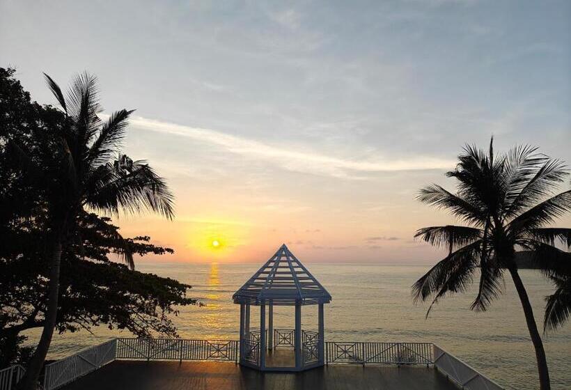 هتل Bhundhari Resort & Villas Samui