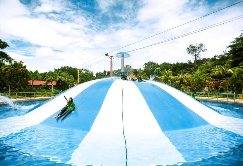 هتل Bukit Merah Laketown Resort