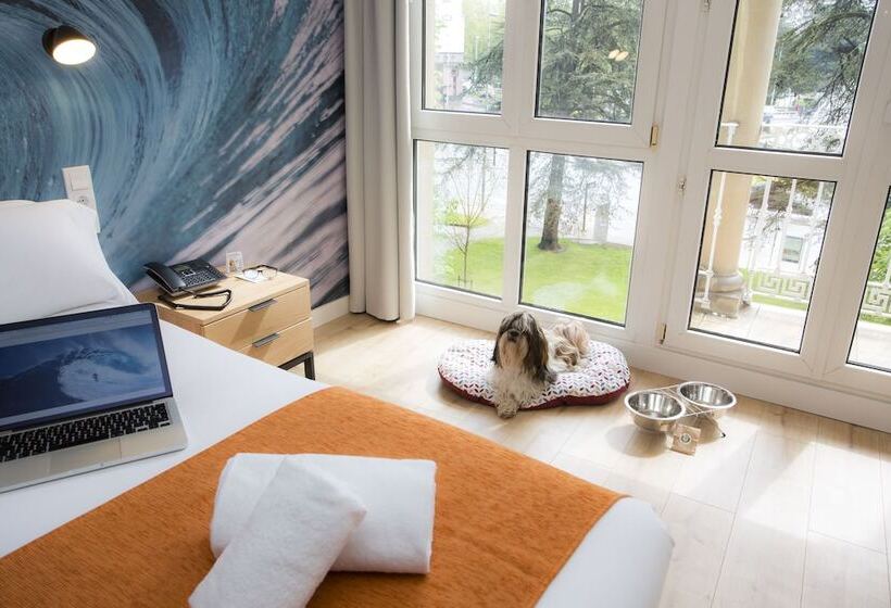 هتل Casual De Las Olas San Sebastian