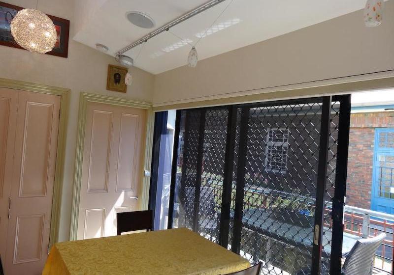 בית מלון כפרי Hopkins Manor