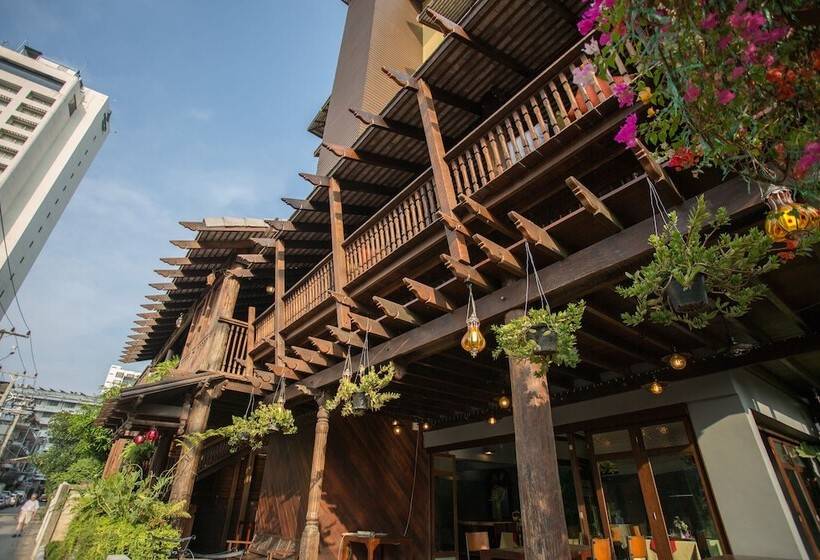 هتل Nightbazaar Inn