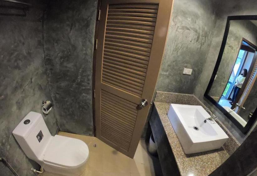 هتل Andaman Resort