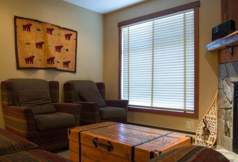 אתר נופש Snow Creek Lodge By Fernie Lodging Co
