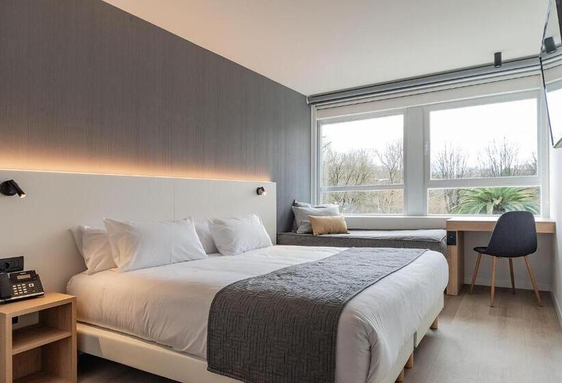 هتل Distrito Oeste