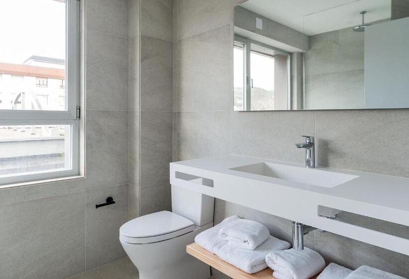 هتل Distrito Oeste