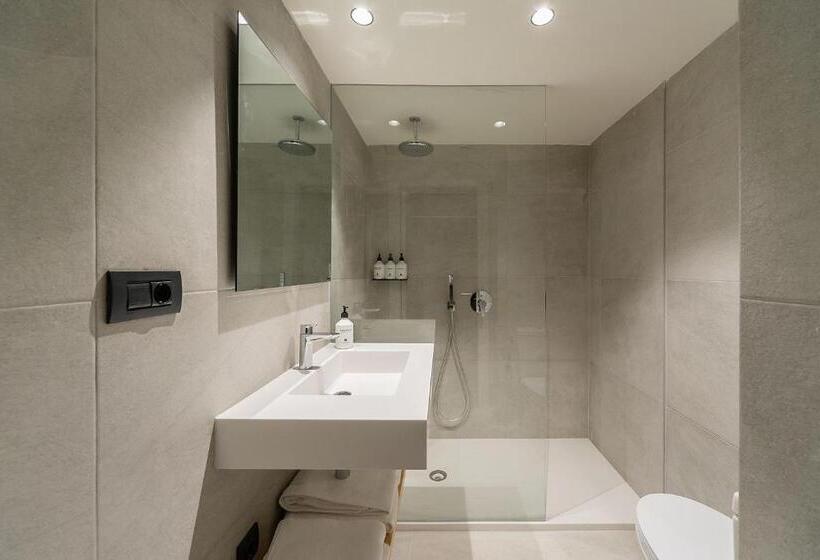 هتل Distrito Oeste