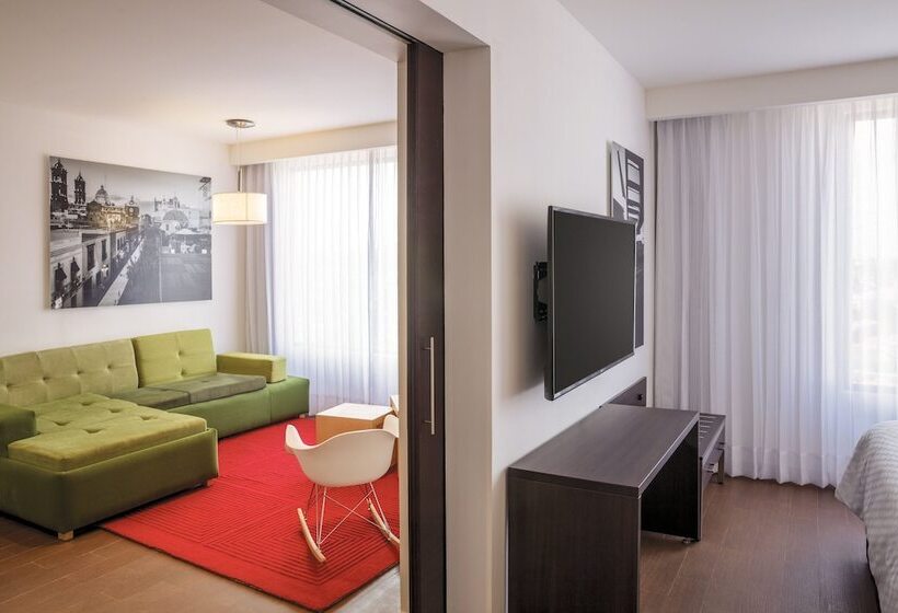 هتل Fiesta Inn Express Puebla Explanada