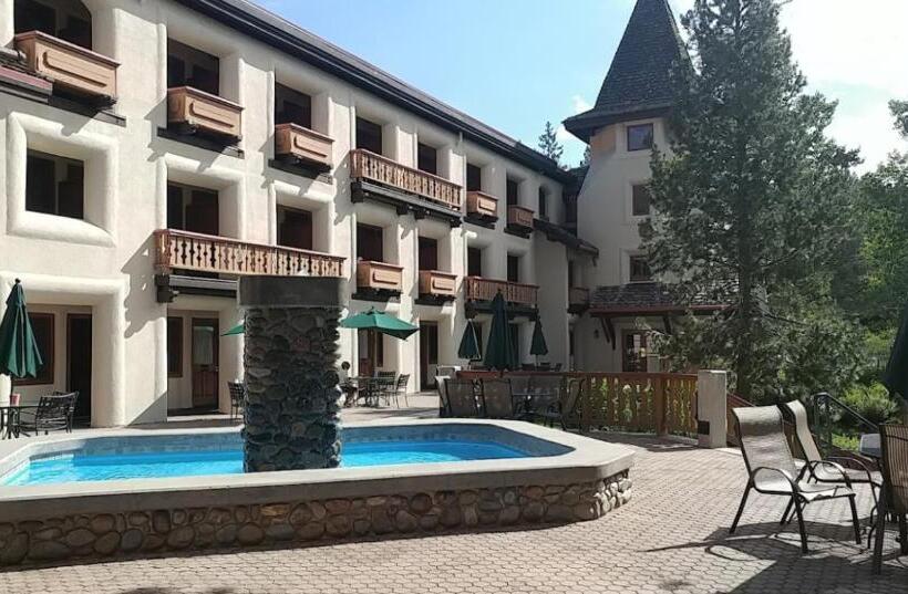 ホテル Getaways At Olympic Village Inn