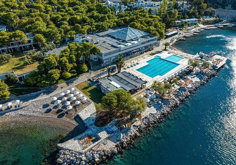 هتل Ramada Loutraki Poseidon Resort